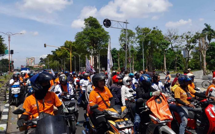 May Day, Ribuan Buruh Asal Sidoarjo Bergerak ke Surabaya, Ini Tuntutannya May Day, Ribuan Buruh Asal Sidoarjo Bergerak ke Surabaya, Ini Tuntutannya