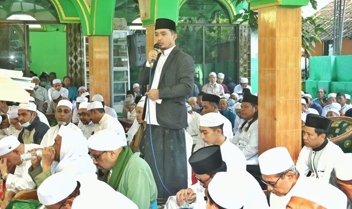 Hadiri Peringatan Haul Mbah Slagah, Wawali Adi: Saya Bangga Bisa Hadir Sekaligus Halal Bihalal Hadiri Peringatan Haul Mbah Slagah, Wawali Adi: Saya Bangga Bisa Hadir Sekaligus Halal Bihalal
