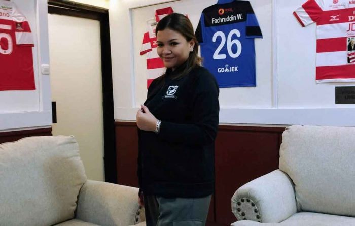 Jadi Direktur Utama, Annisa Zhafarina Qosasi Siap Bawa Madura United Lebih Maju dan Modern Jadi Direktur Utama, Annisa Zhafarina Qosasi Siap Bawa Madura United Lebih Maju dan Modern