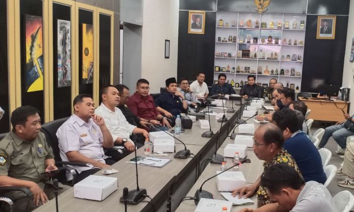 Polemik PKL Yosowilangun dan PT SMI di Jalan Tambang, Ini Hasil Audiensi yang Digelar DPRD Gresik