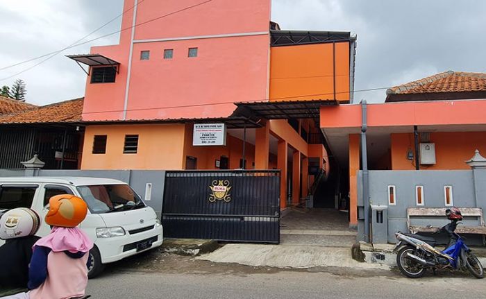 Diduga Malapraktik, Penyebab Meninggalnya Bayi Pasca Operasi Caesar di RSIA Syafii, Ini Kata Dewan Diduga Malapraktik, Penyebab Meninggalnya Bayi Pasca Operasi Caesar di RSIA Syafii, Ini Kata Dewan