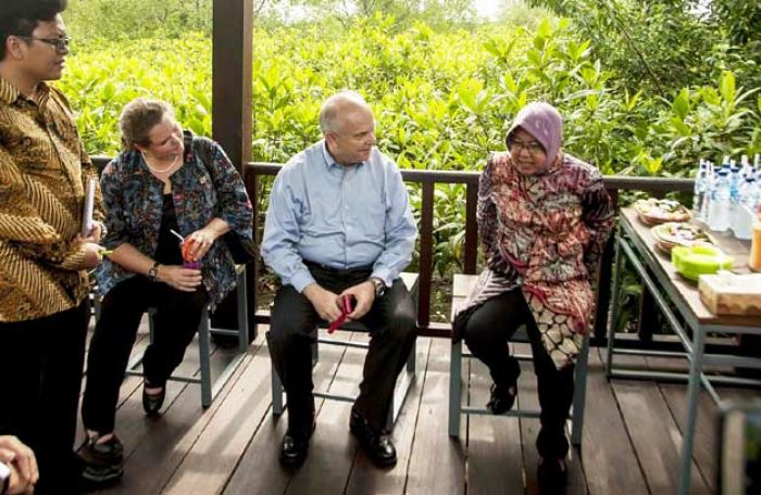 Kunjungi Kawasan Mangrove, Dubes AS Apresiasi Pemkot Surabaya dalam Perlindungan Lingkungan Kunjungi Kawasan Mangrove, Dubes AS Apresiasi Pemkot Surabaya dalam Perlindungan Lingkungan