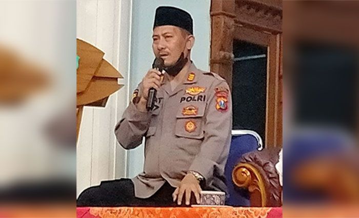 Keren, Kapolsek Pacet Ini Ingin Anaknya Jadi Ulama Besar Keren, Kapolsek Pacet Ini Ingin Anaknya Jadi Ulama Besar
