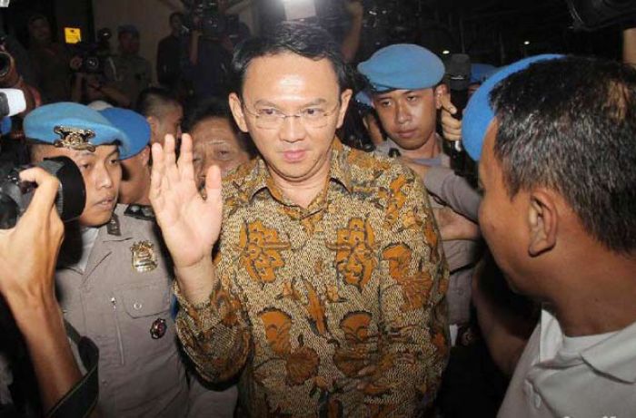 Pemeriksaan Perdana Kasus Penistaan Agama: Cocokkan Bukti, Muka Ahok Merengut