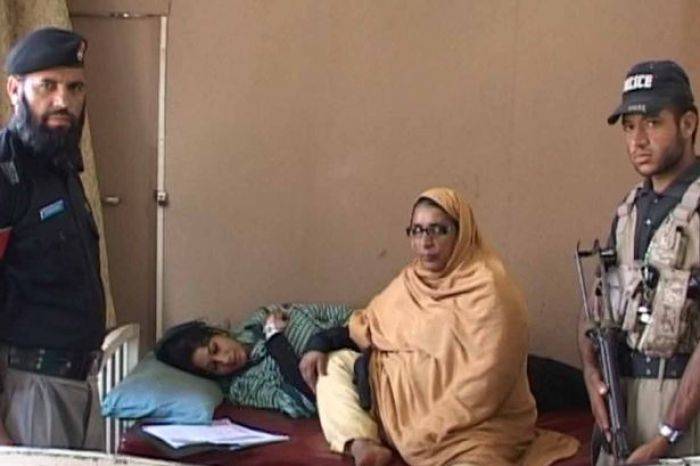 Dipergoki Berduaan dengan Lelaki, Perempuan Pakistan Dirajam Ayah dan Ipar Dipergoki Berduaan dengan Lelaki, Perempuan Pakistan Dirajam Ayah dan Ipar