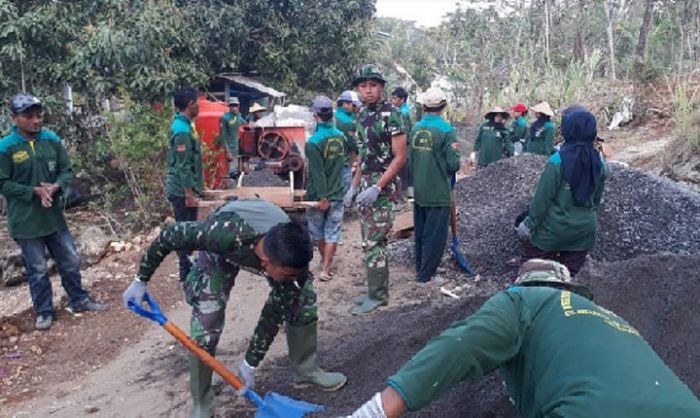 Dengan Alat Seadanya, TMMD ke-106 Kebut Penyelesaian RTLH Dengan Alat Seadanya, TMMD ke-106 Kebut Penyelesaian RTLH