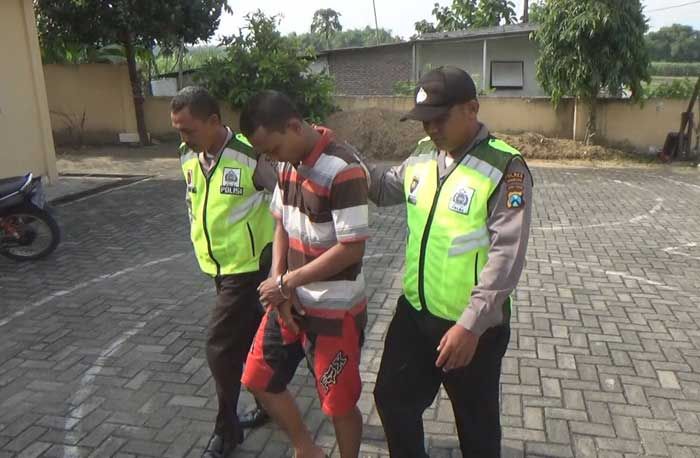Pengedar Pil Koplo di Desa Terpencil Ngusikan Ditangkap Pengedar Pil Koplo di Desa Terpencil Ngusikan Ditangkap