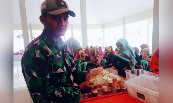Babinsa Kedungsalam Koramil Donomulyo Lakukan Pendampingan Pembuatan Keripik Babinsa Kedungsalam Koramil Donomulyo Lakukan Pendampingan Pembuatan Keripik