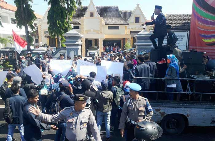 Demo, BEM Unars Tuntut Rektor, PR III dan Biro Kemahasiswaan Dicopot