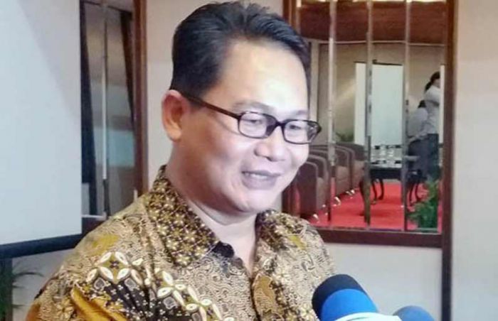 Desakan agar Khofifah Mundur dari Mensos Dinilai Salahi Undang-Undang Desakan agar Khofifah Mundur dari Mensos Dinilai Salahi Undang-Undang