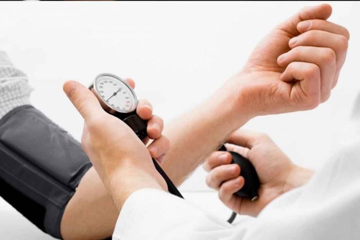 Simak! Penderita Hipertensi Jangan Sepelekan 7 Gejala ini Simak! Penderita Hipertensi Jangan Sepelekan 7 Gejala ini