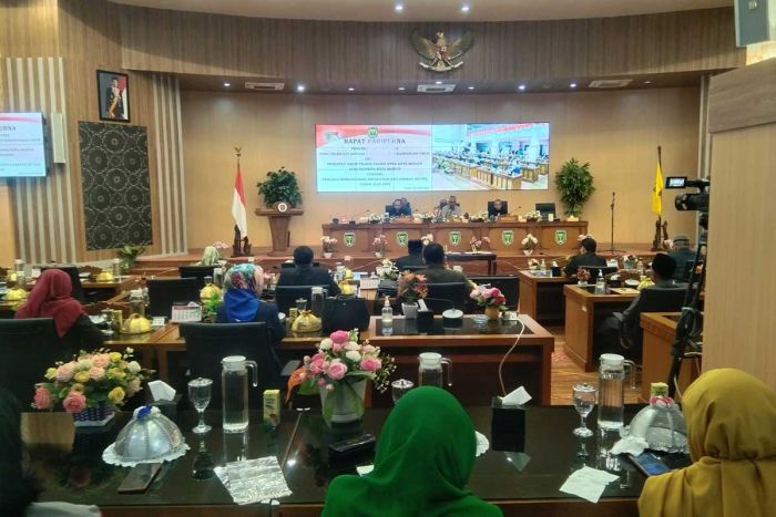 DPRD Kota Madiun Ambil Keputusan Raperda Tentang RPJPD Tahun 2025-2045 Dalam Rapat Paripurna DPRD Kota Madiun Ambil Keputusan Raperda Tentang RPJPD Tahun 2025-2045 Dalam Rapat Paripurna