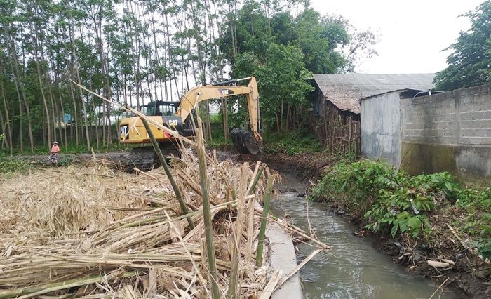 ​Sempat Mandek Libur Lebaran, Normalisasi Sungai di Pasuruan Kembali Dilanjutkan