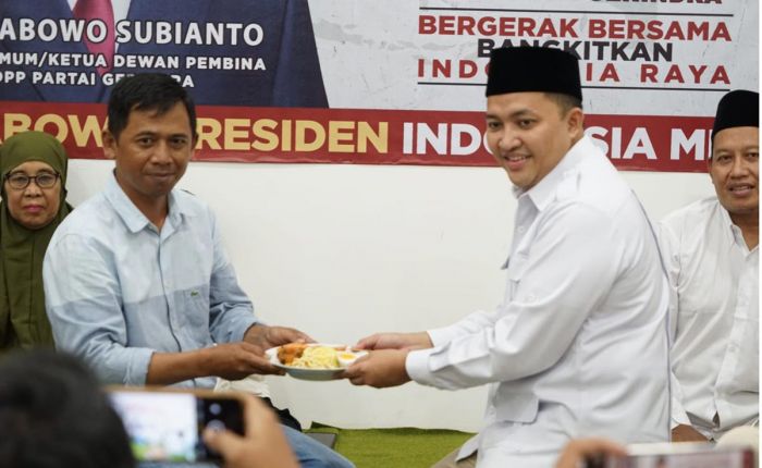 Peringati HUT ke-15, DPC Gerindra Kabupaten Pasuruan Gelar Tumpengan dan Santunan Anak Yatim Peringati HUT ke-15, DPC Gerindra Kabupaten Pasuruan Gelar Tumpengan dan Santunan Anak Yatim