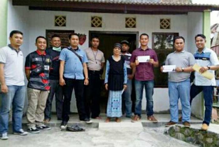 Manfaatkan Momen Ramadhan, Tim Saber Pungli Polres Batu Santuni Janda Kurang Mampu Manfaatkan Momen Ramadhan, Tim Saber Pungli Polres Batu Santuni Janda Kurang Mampu