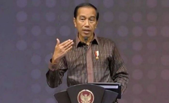 Presiden Joko Widodo Kenakan Baju Berbahan Tenun Ikat Bandar Kidul Kota Kediri Saat Buka TEI ke-37 Presiden Joko Widodo Kenakan Baju Berbahan Tenun Ikat Bandar Kidul Kota Kediri Saat Buka TEI ke-37