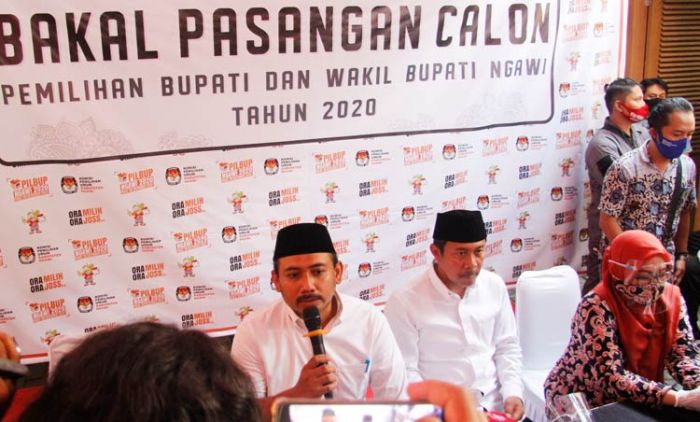 Tak Ada Lawan, Cabup-Cawabup Ngawi Ony Anwar-Dwi Riyanto Lawan Bumbung Kosong