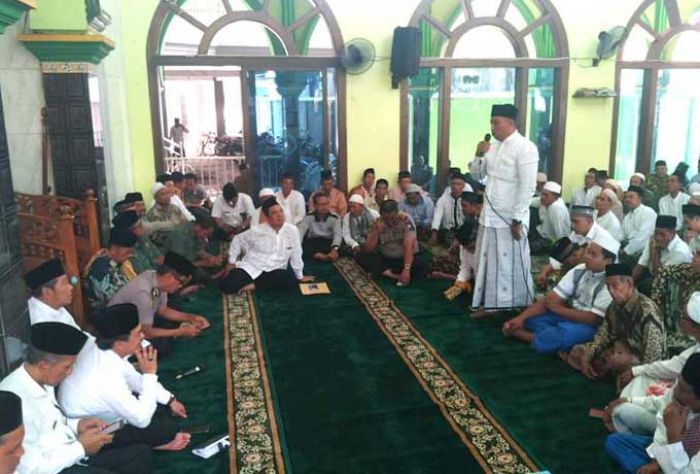 Safari Jumat di Trompoasri, Bupati Sidoarjo Tampung Aspirasi Warga Safari Jumat di Trompoasri, Bupati Sidoarjo Tampung Aspirasi Warga