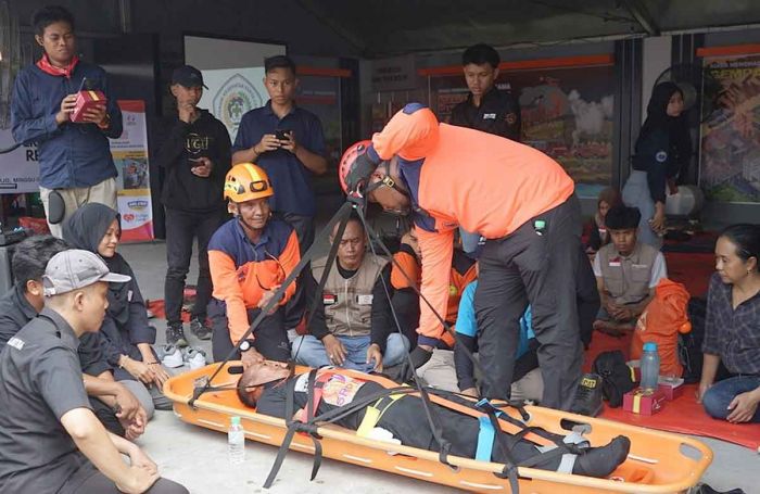 Perkuat Kolaborasi, BPBD Jatim-SRPB Gelar Pelatihan Vertical Rescue dan Dapur Umum