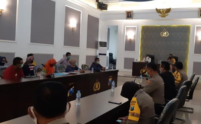 Masifkan Pembentukan Kampung Tangguh, Risma Kunjungi Dua Markas Polisi Masifkan Pembentukan Kampung Tangguh, Risma Kunjungi Dua Markas Polisi