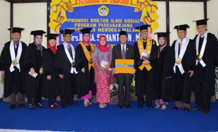 Bupati Magetan Raih Gelar Doktor dengan Predikat Cum Laude