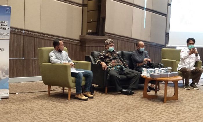 Radio Suara Gresik Harus Berikan Ruang Informasi Imbal Balik dan Edukasi Mencerdaskan Radio Suara Gresik Harus Berikan Ruang Informasi Imbal Balik dan Edukasi Mencerdaskan