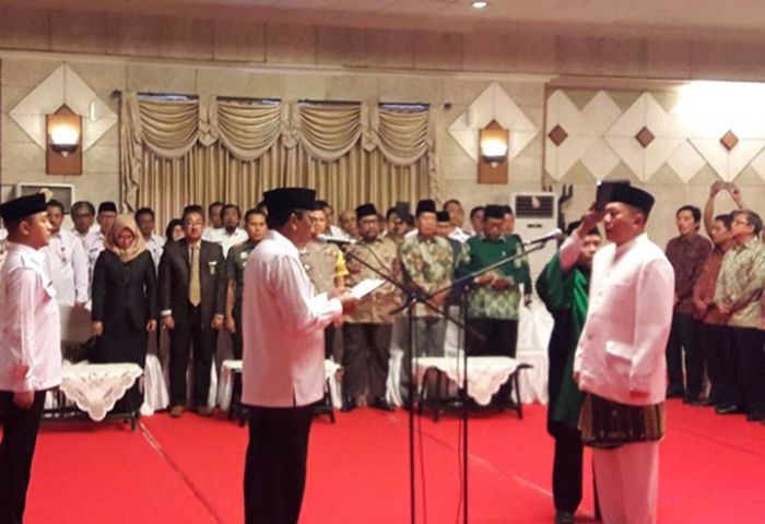Aksi Wudu Warnai Pelantikan Sekdakab Gresik Aksi Wudu Warnai Pelantikan Sekdakab Gresik