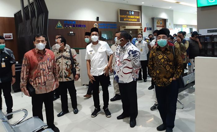 Komisi II DPR RI Beri Apresiasi Mal Pelayanan Publik Sidoarjo Komisi II DPR RI Beri Apresiasi Mal Pelayanan Publik Sidoarjo
