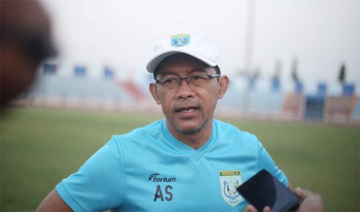 Pelatih Persela Aji Santoso Mundur Jelang Derby Jatim, Begini Tanggapan Manajemen Pelatih Persela Aji Santoso Mundur Jelang Derby Jatim, Begini Tanggapan Manajemen