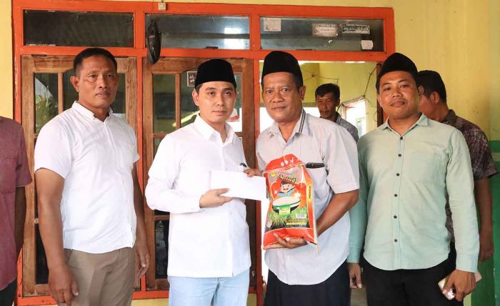 Gus Barra Kunjungi Rumah Korban Kebakaran di Trowulan Gus Barra Kunjungi Rumah Korban Kebakaran di Trowulan