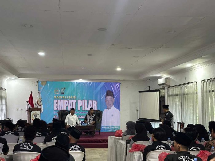 Anggota MPR Syafiuddin Tekankan Penguatan Nilai Kebangsaan Generasi Muda di Bangkalan