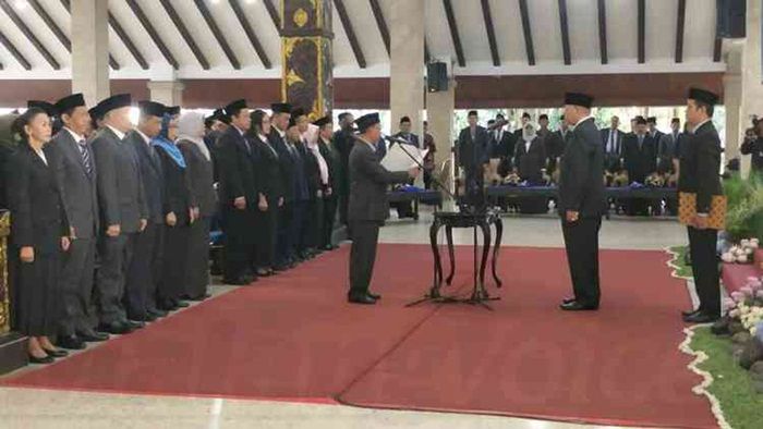 Bupati Malang Lantik 114 Pejabat Eselon II, III, dan IV Bupati Malang Lantik 114 Pejabat Eselon II, III, dan IV