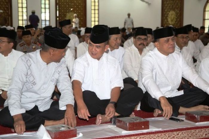 Kasarmada II Buka Puasa Bersama Kapolda, Tingkatkan Sinergitas TNI-Polri di Surabaya Kasarmada II Buka Puasa Bersama Kapolda, Tingkatkan Sinergitas TNI-Polri di Surabaya