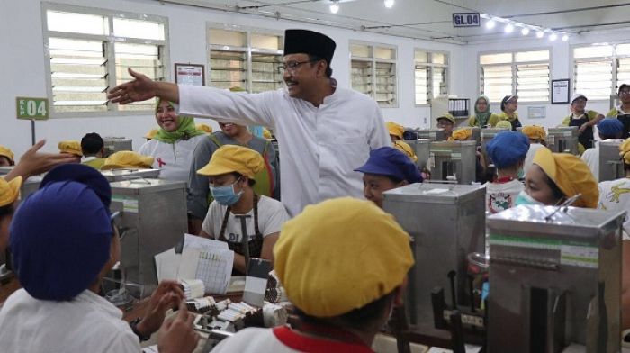 Kunjungi Ribuan Buruh Rokok di Malang, Gus Ipul-Puti Disambut Hangat