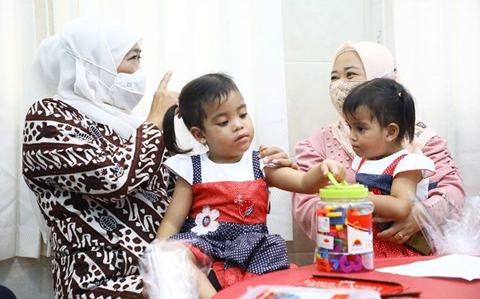 Berhasil Dipisahkan, Gubernur Khofifah Lepas Kepulangan Kembar Siam Berhasil Dipisahkan, Gubernur Khofifah Lepas Kepulangan Kembar Siam