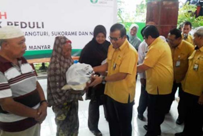 Bantu Warga Kurang Mampu, Petrokimia Gelar Pasar Murah 9.200 Paket Sembako Bantu Warga Kurang Mampu, Petrokimia Gelar Pasar Murah 9.200 Paket Sembako