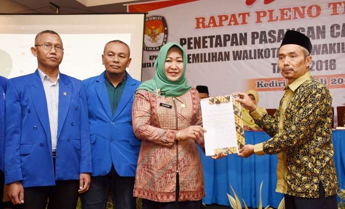 KPU Tetapkan Mas Abu-Neng Lik Pasangan Calon Wali Kota Kediri 2018 KPU Tetapkan Mas Abu-Neng Lik Pasangan Calon Wali Kota Kediri 2018