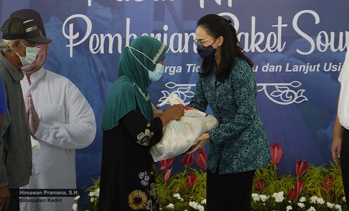 TP PKK Kabupaten Kediri Gelar Pasar Murah di Masjid Jami TP PKK Kabupaten Kediri Gelar Pasar Murah di Masjid Jami