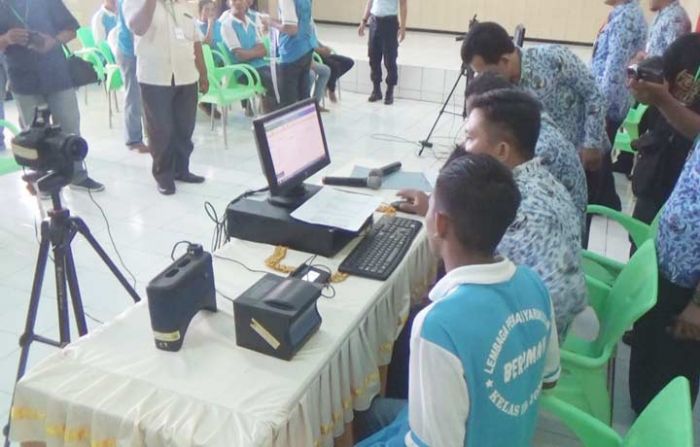 Jelang Pemilu 2019, Dispendukcapil Jombang Kebut Perekaman e-KTP untuk Penghuni Lapas