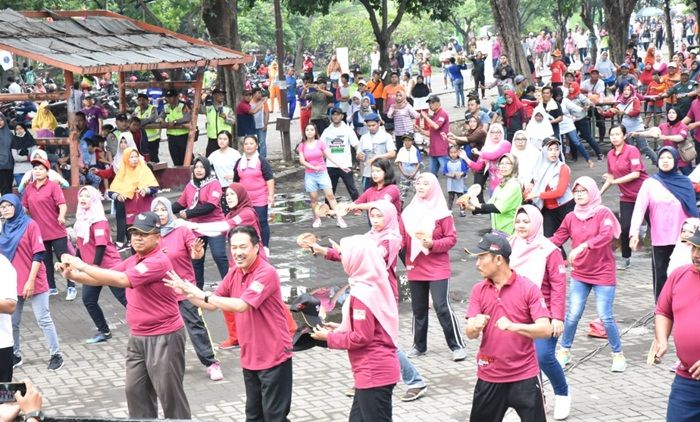 Tekan Golput Pemilu 2019, KPU Sidoarjo Sosialisasi Lewat Senam dan Konser Dangdut