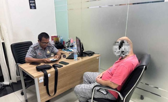 Terbukti Langgar Aturan Visa, Imigrasi Kediri Deportasi Warga Negara Slovakia Terbukti Langgar Aturan Visa, Imigrasi Kediri Deportasi Warga Negara Slovakia
