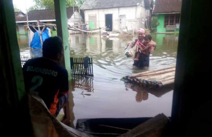Banjir di Kota Mulai Surut, Bojonegoro Timur Masih Tenggelam