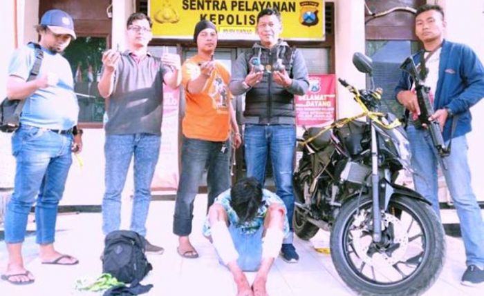 Satu Penjahat Curanmor Dibekuk, dalam Aksinya Selalu Membawa Bom Ikan Satu Penjahat Curanmor Dibekuk, dalam Aksinya Selalu Membawa Bom Ikan