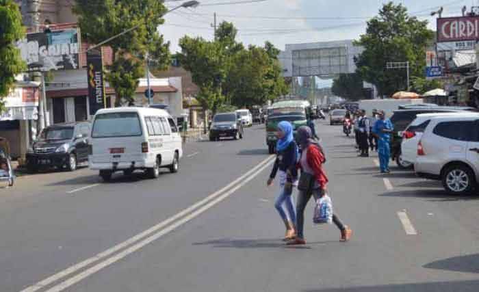 Tak Punya Lahan Parkir Bagi Pengunjung, Pusat Perbelanjaan KDS Terus Disorot Tak Punya Lahan Parkir Bagi Pengunjung, Pusat Perbelanjaan KDS Terus Disorot