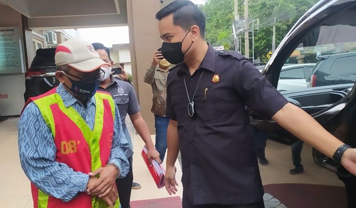 Diduga Korupsi Proyek Bedah Rumah Warga Miskin, ASN di Lamongan Ditahan Diduga Korupsi Proyek Bedah Rumah Warga Miskin, ASN di Lamongan Ditahan