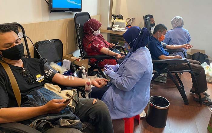 Meriahkan Hari PMI, Hotel 88 Embong Malang Surabaya Gelar Donor Darah dan Tes Tulang Meriahkan Hari PMI, Hotel 88 Embong Malang Surabaya Gelar Donor Darah dan Tes Tulang
