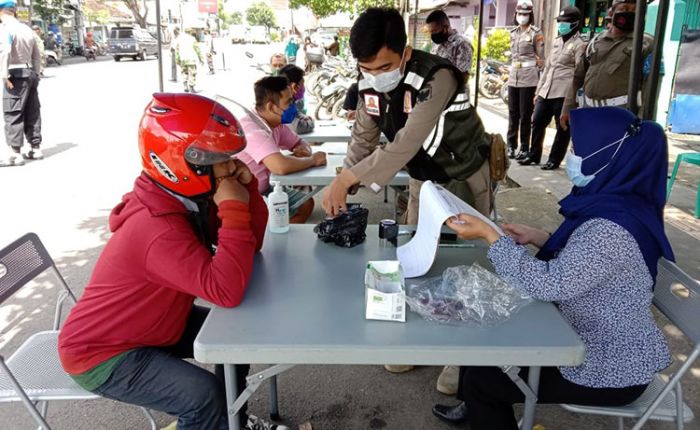 Gelar Operasi Yustisi, Petugas Gabungan di Kota Kediri Jaring 14 Pelanggar Prokes