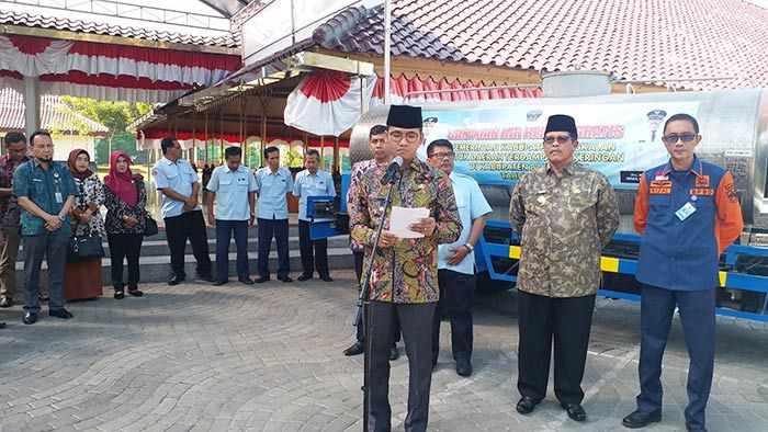 Alami Kekeringan, Pemkab Bangkalan Dropping Air Bersih ke 33 Desa Alami Kekeringan, Pemkab Bangkalan Dropping Air Bersih ke 33 Desa