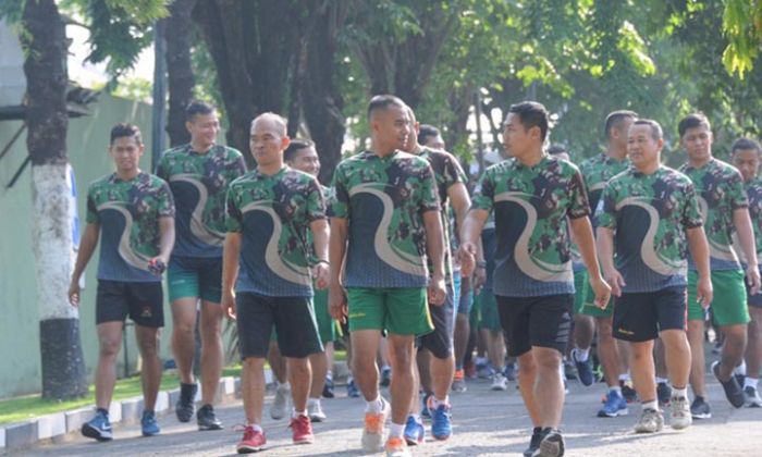 Olahraga Pagi Kuatkan Fisik dan Mental Prajurit Korem 084/Bhaskara Jaya Olahraga Pagi Kuatkan Fisik dan Mental Prajurit Korem 084/Bhaskara Jaya