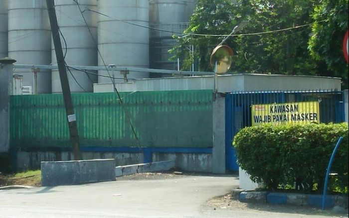 Pembuatan Ruang Isolasi Mandiri Pasien Covid-19 PT. Miwon Indonesia Diprotes Warga Pembuatan Ruang Isolasi Mandiri Pasien Covid-19 PT. Miwon Indonesia Diprotes Warga
